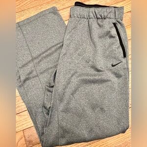 Nike Therma-Fit Gray Sweatpants L Large